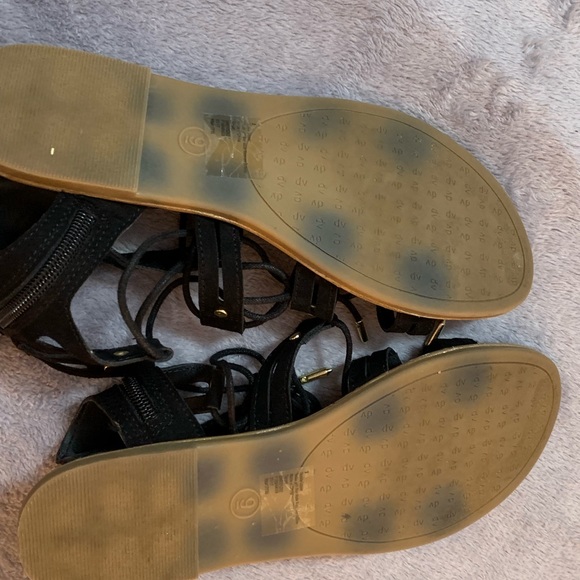 Tie up sandals - Picture 4 of 4